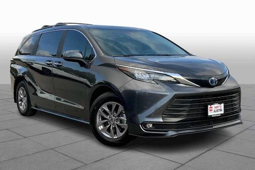 2025 Toyota Sienna XLE
