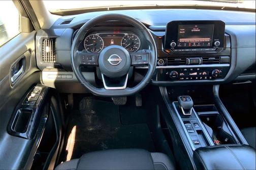 2022 Nissan Pathfinder SV 2WD