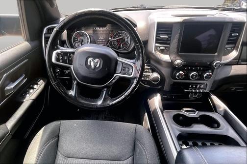 Diamond Black Crystal Pearlcoat 2019 RAM 1500 Big Horn