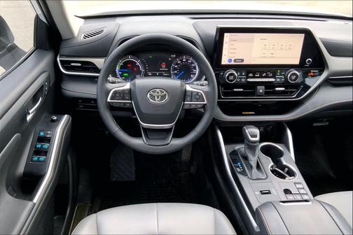 2023 Toyota Highlander Hybrid XLE