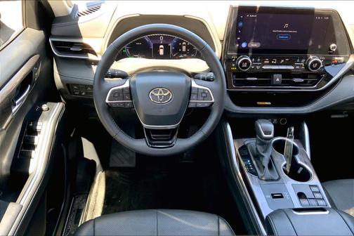 2024 Toyota Highlander Hybrid Limited