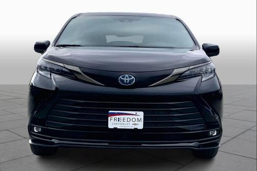 2024 Toyota Sienna Woodland Edition