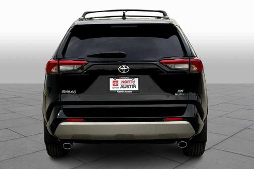 2025 Toyota RAV4 Hybrid SE