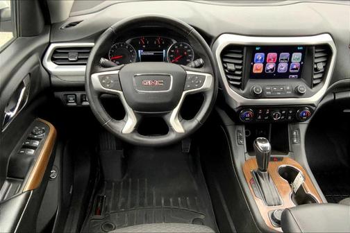 2017 GMC Acadia SLE-2