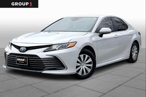 2024 Toyota Camry Hybrid LE