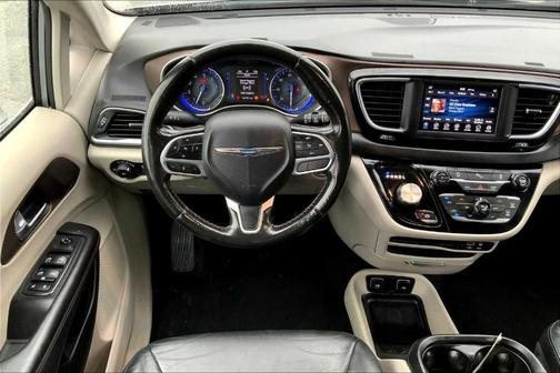 2019 Chrysler Pacifica Touring-L