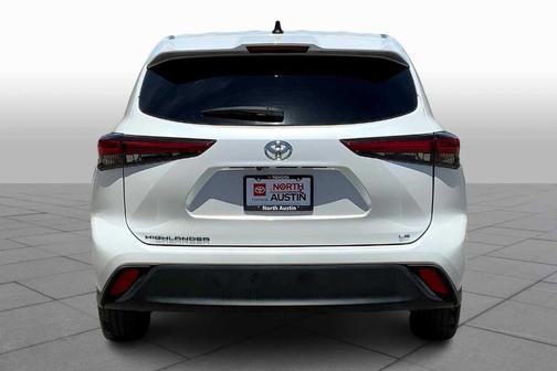 2022 Toyota Highlander LE