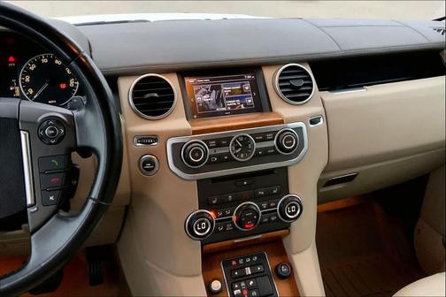 2016 Land Rover LR4 Base