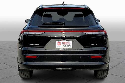 2025 Toyota Crown Signia LIMITED