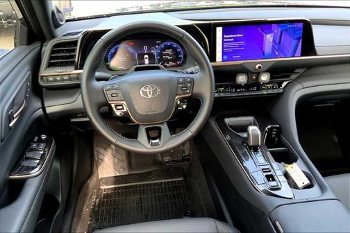 2025 Toyota Crown Signia LIMITED