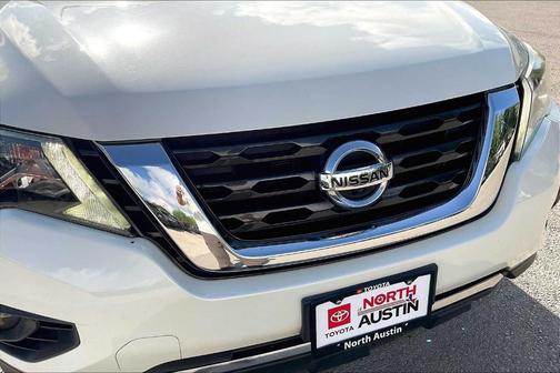 2017 Nissan Pathfinder SL
