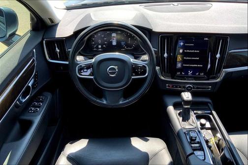 2018 Volvo S90 T5 Momentum
