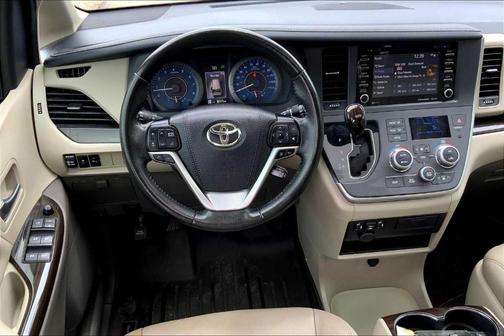 2020 Toyota Sienna XLE Premium