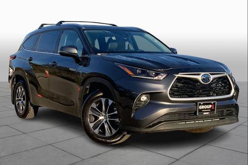 Magnetic Gray Metallic 2021 Toyota Highlander Hybrid XLE