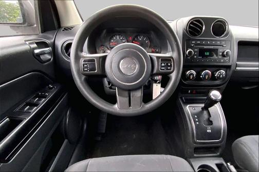 Bright Silver Metallic Clearcoat 2012 Jeep Compass Sport