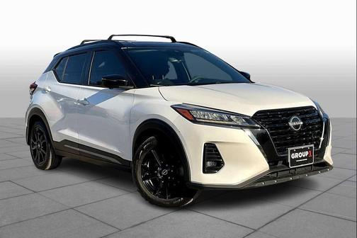 2022 Nissan Kicks SR