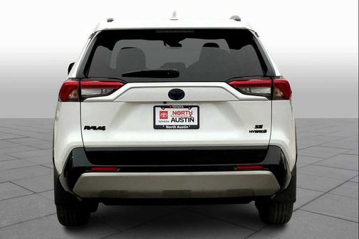 2024 Toyota RAV4 Hybrid SE
