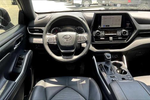 2024 Toyota Highlander XSE