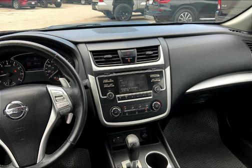 2016 Nissan Altima 2.5 SR