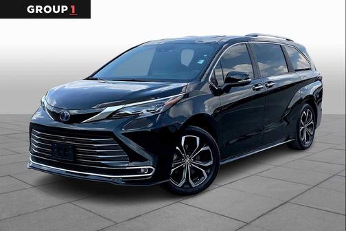 2025 Toyota Sienna Platinum 7 Passenger