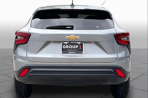 Sterling Gray Metallic 2024 Chevrolet Trax LS