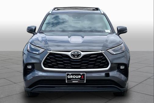 Magnetic Gray Metallic 2025 Toyota Highlander Hybrid XLE