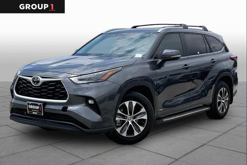 Magnetic Gray Metallic 2025 Toyota Highlander Hybrid XLE