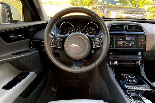 Polaris White 2017 Jaguar XE 35t Premium