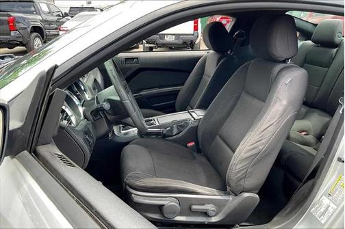 2012 Ford Mustang V6