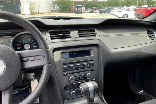 2012 Ford Mustang V6