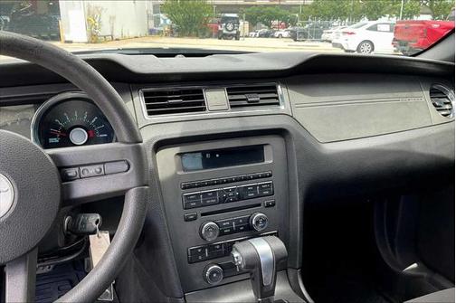 2012 Ford Mustang V6