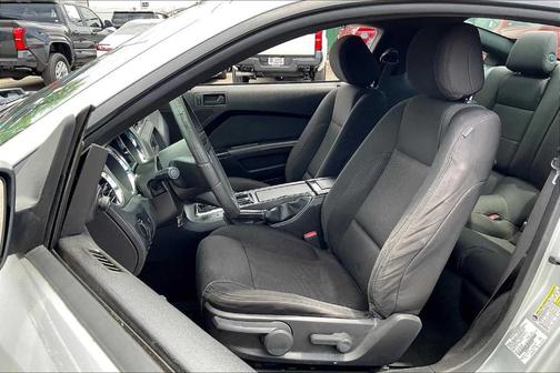 2012 Ford Mustang V6