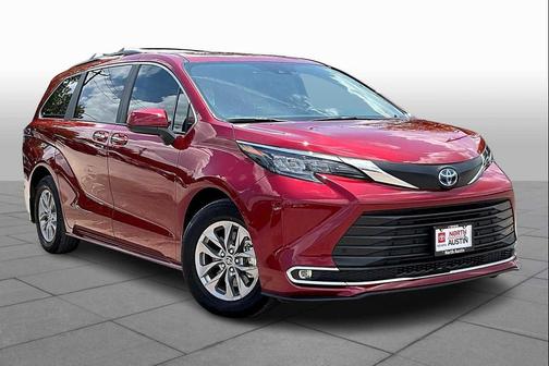 2024 Toyota Sienna XLE