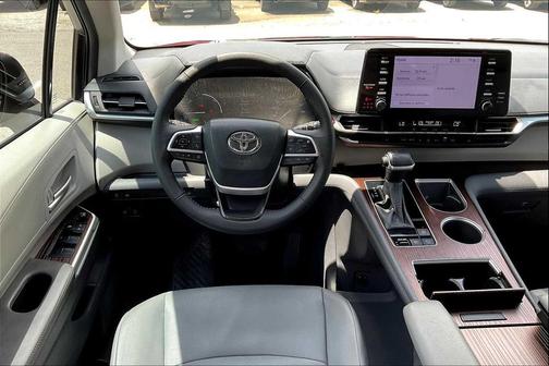 2024 Toyota Sienna XLE