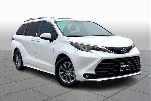 2025 Toyota Sienna XLE