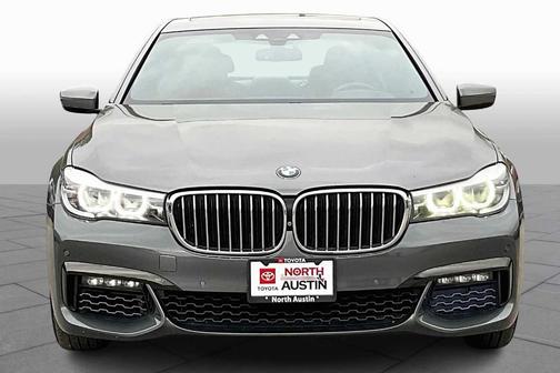 2017 BMW 740 i