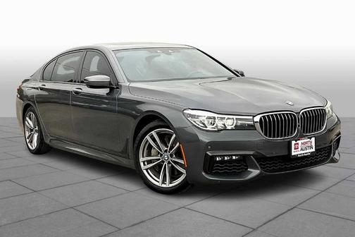 2017 BMW 740 i