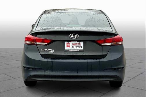 2018 Hyundai ELANTRA SE