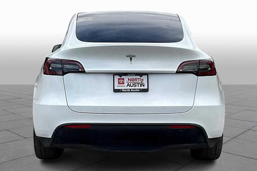 2024 Tesla Model Y Base