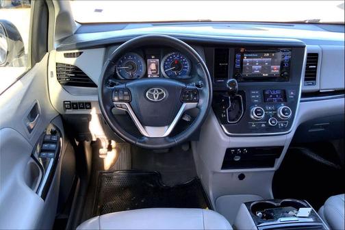 2015 Toyota Sienna XLE