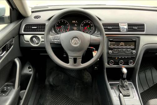 2015 Volkswagen Passat 1.8T S