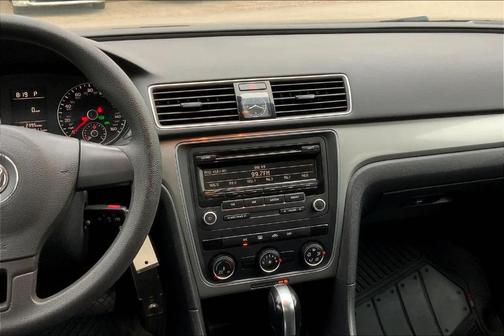 2015 Volkswagen Passat 1.8T S