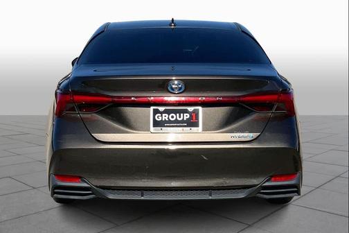 2019 Toyota Avalon Hybrid XLE