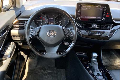 2022 Toyota C-HR XLE