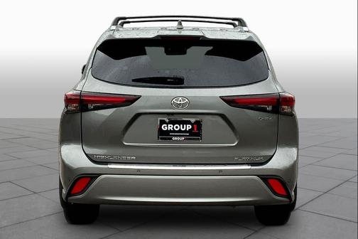 Heavy Metal 2025 Toyota Highlander Hybrid Platinum