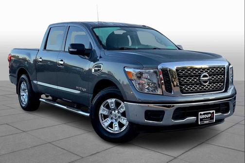 2017 Nissan Titan SV