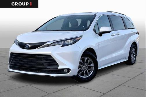 2025 Toyota Sienna XLE