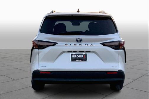2025 Toyota Sienna XLE