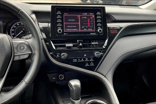 2022 Toyota Camry Hybrid SE