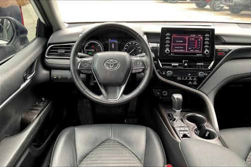 2022 Toyota Camry Hybrid SE